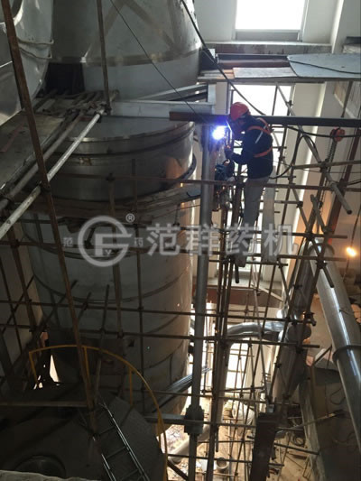 �������F����C